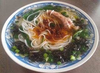 排骨汤米粉的做法步骤：11