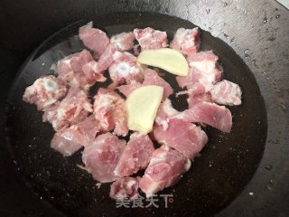 山药排骨汤的做法步骤：2