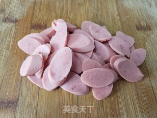 莴笋炒火腿肠的做法步骤：4