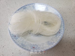 莙荙菜杆拌粉丝的做法步骤：5