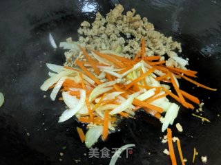 肉末圆白菜炒饼丝的做法步骤：10