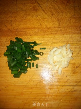 胡萝卜香菇炒腐竹的做法步骤：2