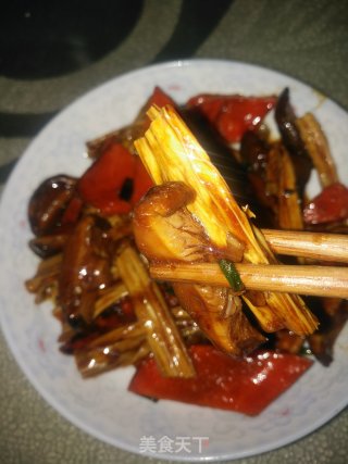 胡萝卜香菇炒腐竹的做法步骤：13