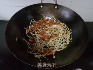 黄豆芽炒肉丝的做法步骤：5
