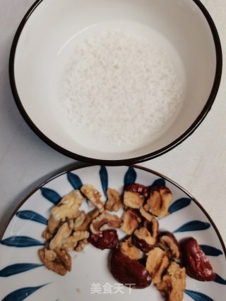 红枣核桃大米糊的做法步骤：1