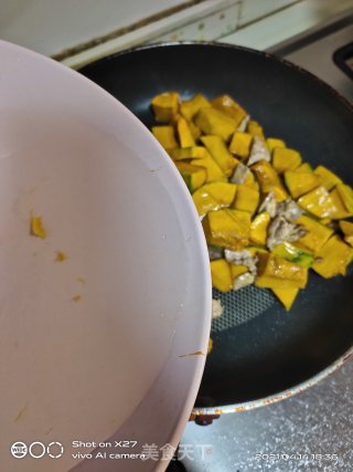 肉片烧南瓜的做法步骤：4