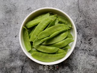 荷兰豆木耳炒虾仁的做法步骤：7