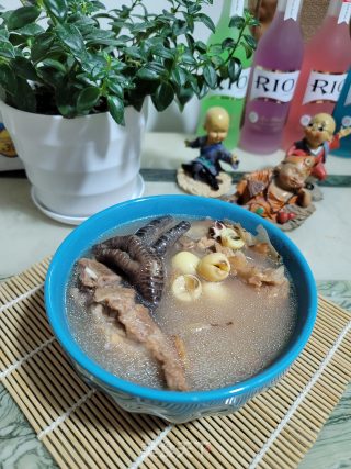土茯苓煲排骨鸡脚汤的做法步骤：9