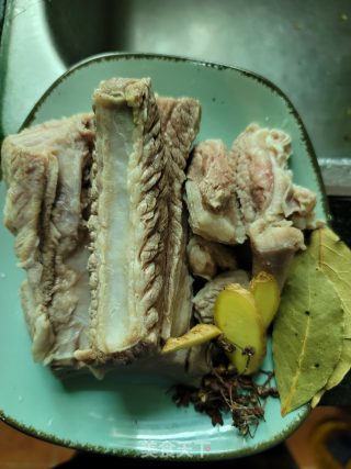 白切牛腩的做法步骤：3