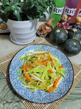 韭黄炒胡萝卜的做法步骤：6