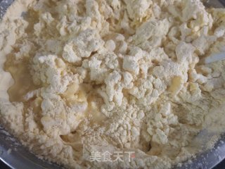 玉米粉酸菜馅蒸饺的做法步骤：2