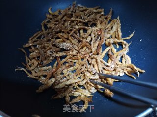 油炸盐辣椒的做法步骤：2