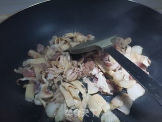 墨鱼炖肉的做法步骤：4