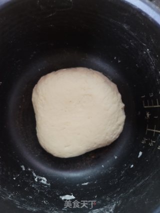 鲜肉酸菜煎包的做法步骤：2