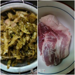 鲜肉酸菜煎包的做法步骤：3
