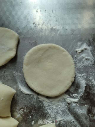 鲜肉酸菜煎包的做法步骤：9