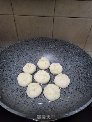 鲜肉酸菜煎包的做法步骤：14