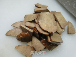 素火腿炒乌笋的做法步骤：2