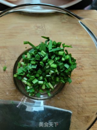 韭菜虾皮炒蛋的做法步骤：2