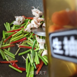 蒜苔炒虾仁的做法步骤：18