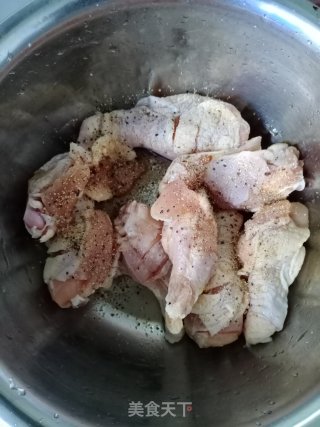 炸鸡腿的做法步骤：2