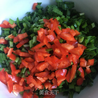 红椒韭菜鸡蛋饼的做法步骤：3