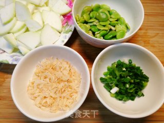 瓠瓜虾米炒豆瓣的做法步骤：2