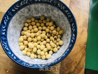 紫米豆浆的做法步骤：1