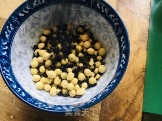 紫米豆浆的做法步骤：2