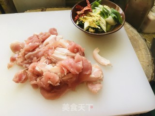 芹菜黄豆芽焖面的做法步骤：2