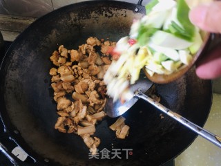 芹菜黄豆芽焖面的做法步骤：5