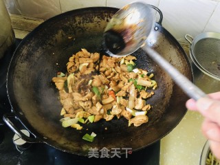 芹菜黄豆芽焖面的做法步骤：6