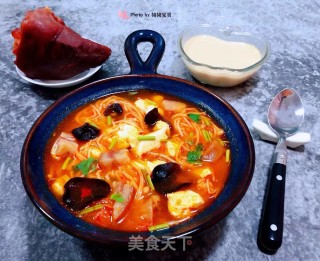 辣白菜金针菇猪头肉豆腐汤的做法步骤：13
