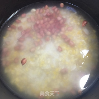 花生玉米碴子粥的做法步骤：2