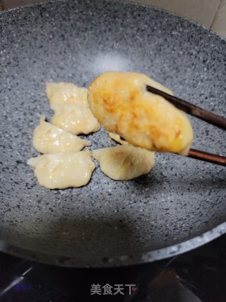 猪肉白菜胡萝卜煎饺的做法步骤：12