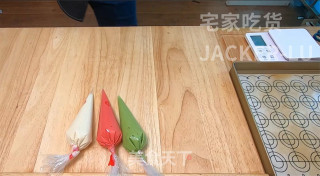 超简单三色小蒸糕，食材简单制作方便，入口绵软，健康而不甜腻。的做法步骤：8
