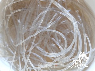 芹菜粉的做法步骤：1