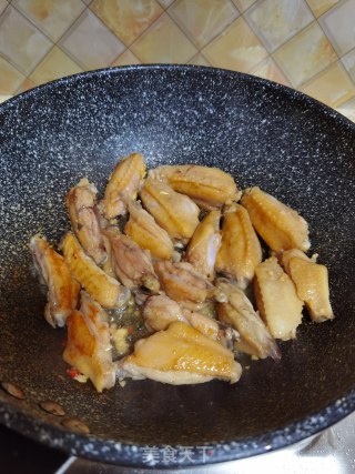 蒜香辣鸡翅的做法步骤：11