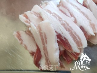 青椒炒肉片的做法步骤：1