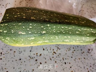 猪肉西葫三鲜包子的做法步骤：8