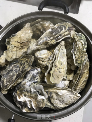 蒜蓉粉丝烤生蚝的做法步骤：2