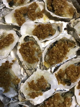 蒜蓉粉丝烤生蚝的做法步骤：8