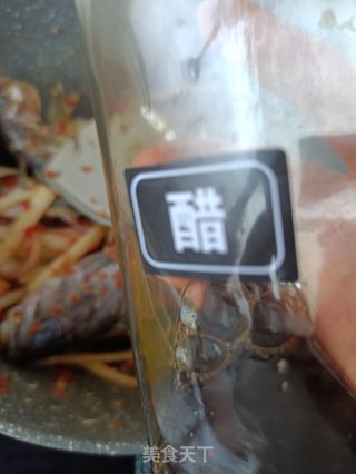 剁椒水萝卜炖小石斑的做法步骤：9
