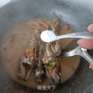 剁椒水萝卜炖小石斑的做法步骤：13