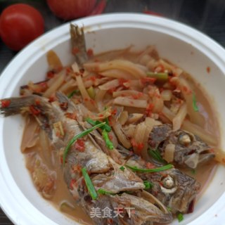 剁椒水萝卜炖小石斑的做法步骤：16