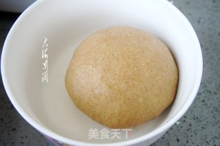 蔓越莓全麦欧包的做法步骤：2