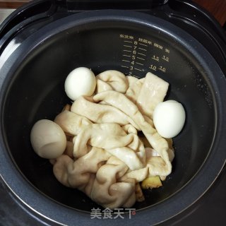 电饭锅焗肥肠的做法步骤：7