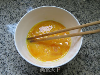 韭菜鸭蛋炒河粉的做法步骤：3