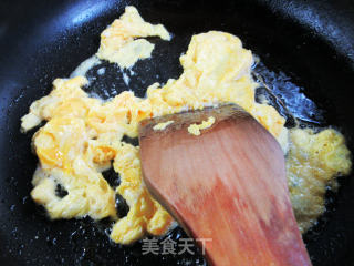 韭菜鸭蛋炒河粉的做法步骤：4