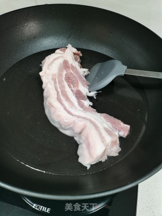 五花肉炒四季豆的做法步骤：1